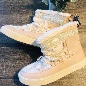 NWT Toms Alpine booties ankle leather boots